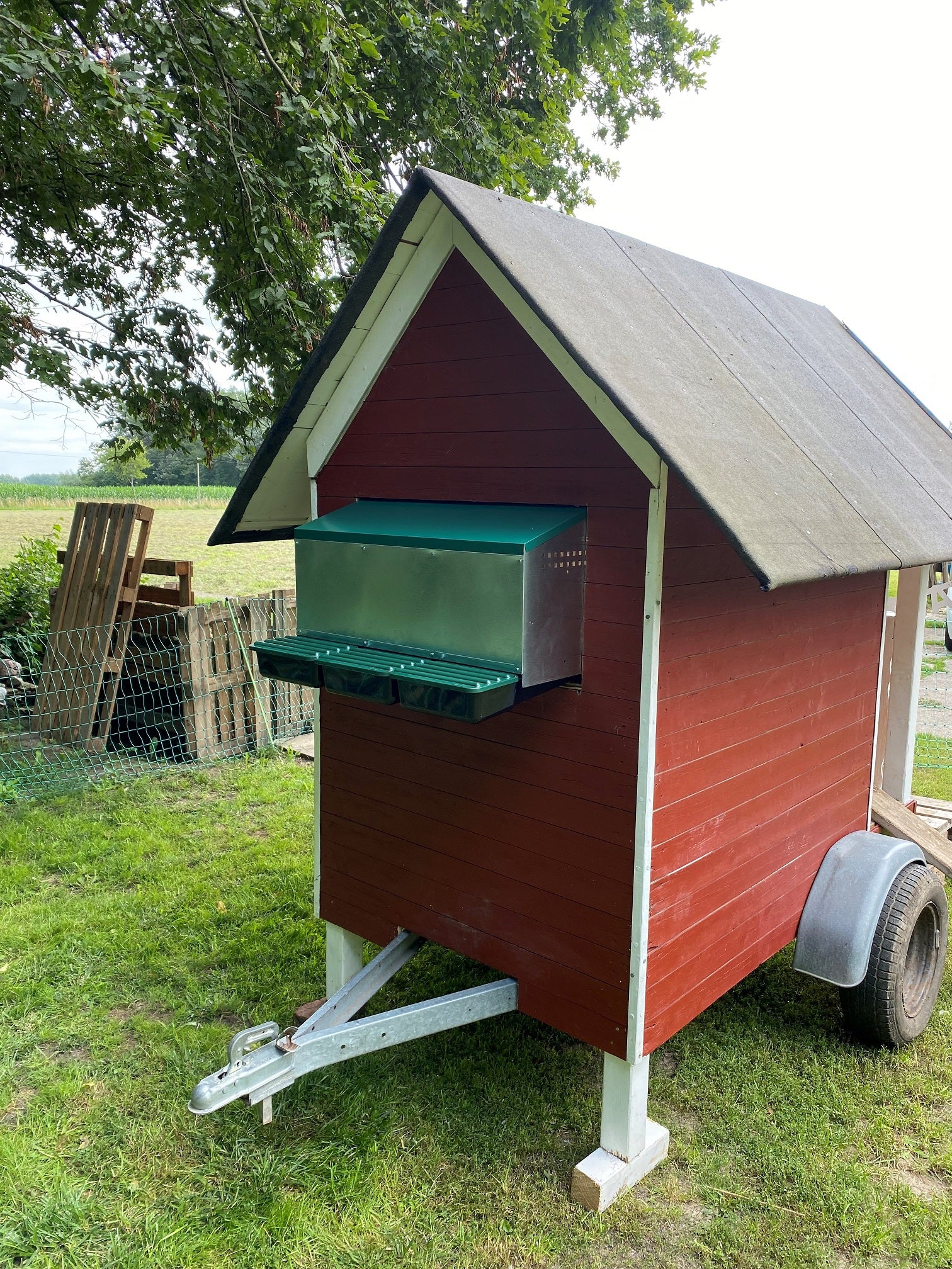 Outdoor-Laying-Nest (3 or 4 places) - for Mounting and Collecting Eggs outside the Stable