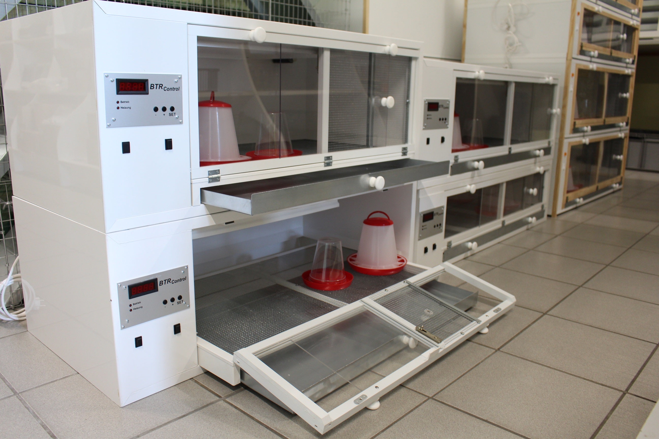 Digital Brooder Box, plastic, 103x50x40cm – HEKA-Brutgeräte